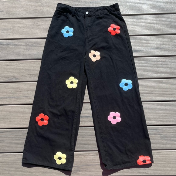 Cider Pants - Cider; Black; Soft Wide Leg Cargo Pants; Colorful Flower Decals; Minor Wear; XL